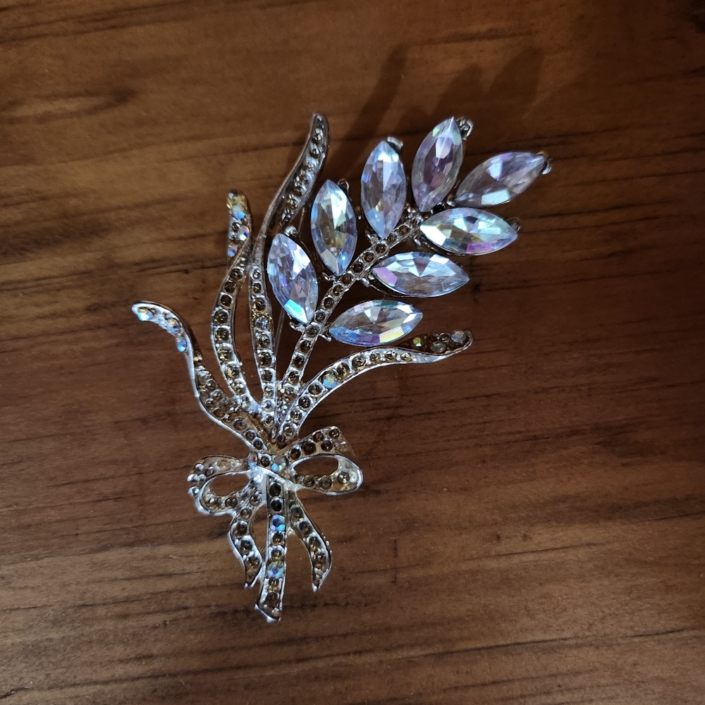 Vintage crystal brooch
